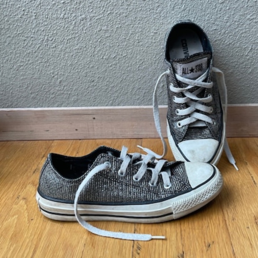 1990s Vintage Chuck Taylor Converse All Star Mens Size 4 Womens Size 6